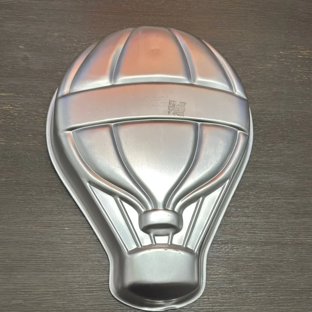 Wilton silver hot